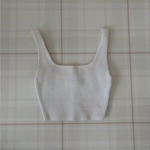 Babaton - Aritzia cropped Ribbed Top